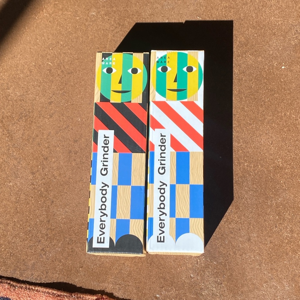 Dusen Dusen Salt & Pepper Grinder NWT